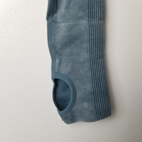 NWT Victoria's Secret PINK seamless crop top - Picture 3 of 12